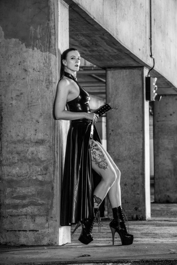 domina-black-valcyria_2024807