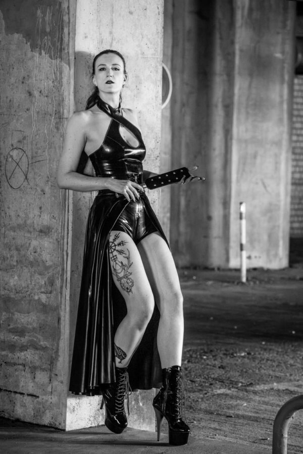 domina-black-valcyria_2024809