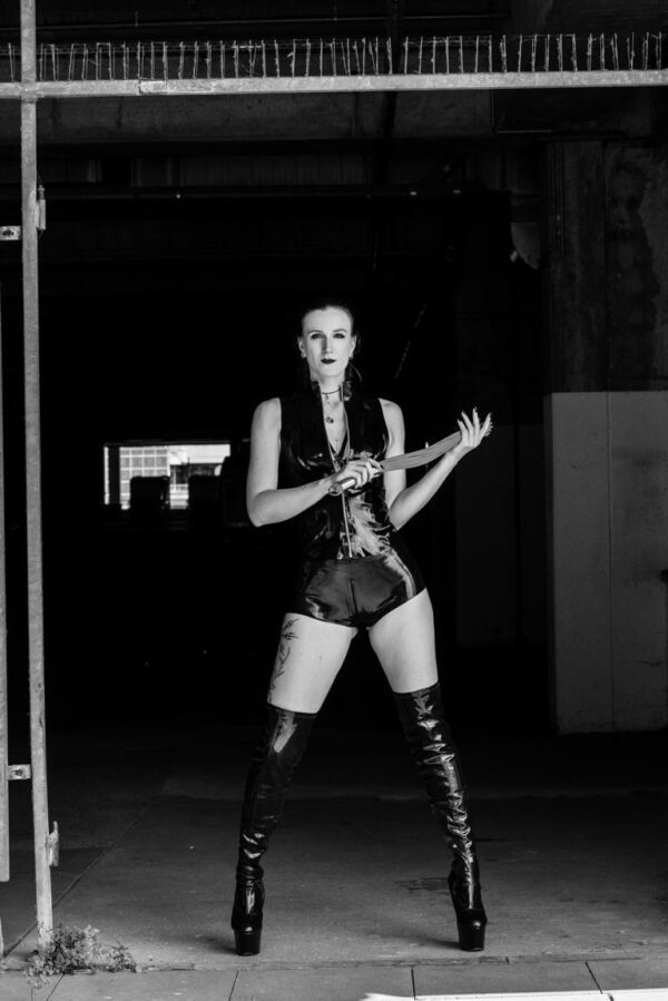 domina-black-valcyria_2024811