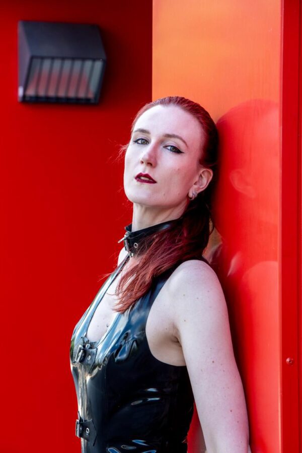 domina-black-valcyria_2024830