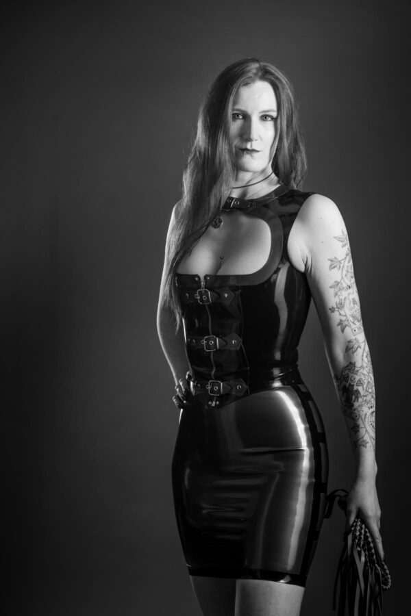 domina-black-valcyria_202571114